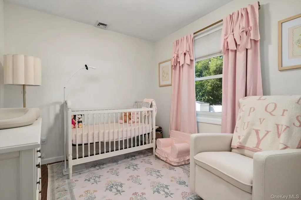 812 Pine Avenue West Islip NY 11795