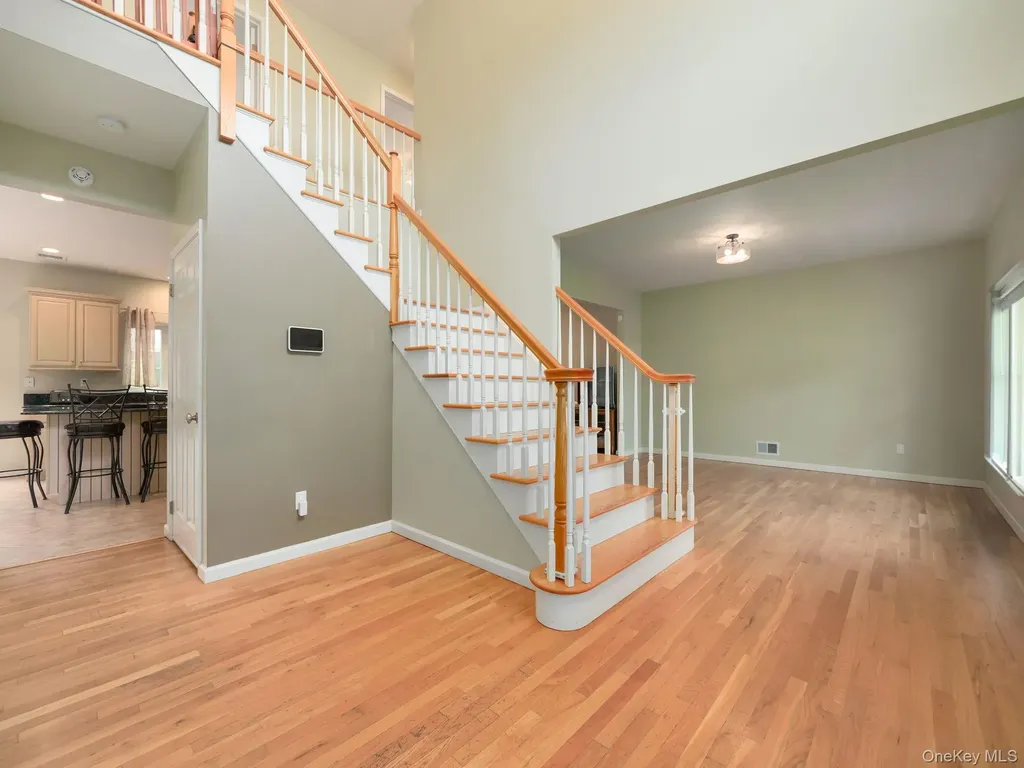 74 Red Maple Way New Windsor NY 12553