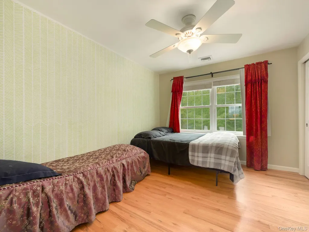 74 Red Maple Way New Windsor NY 12553