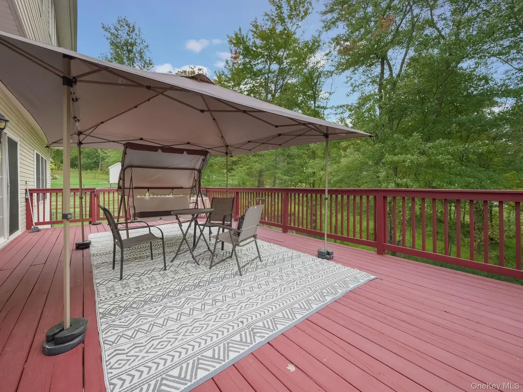 74 Red Maple Way New Windsor NY 12553