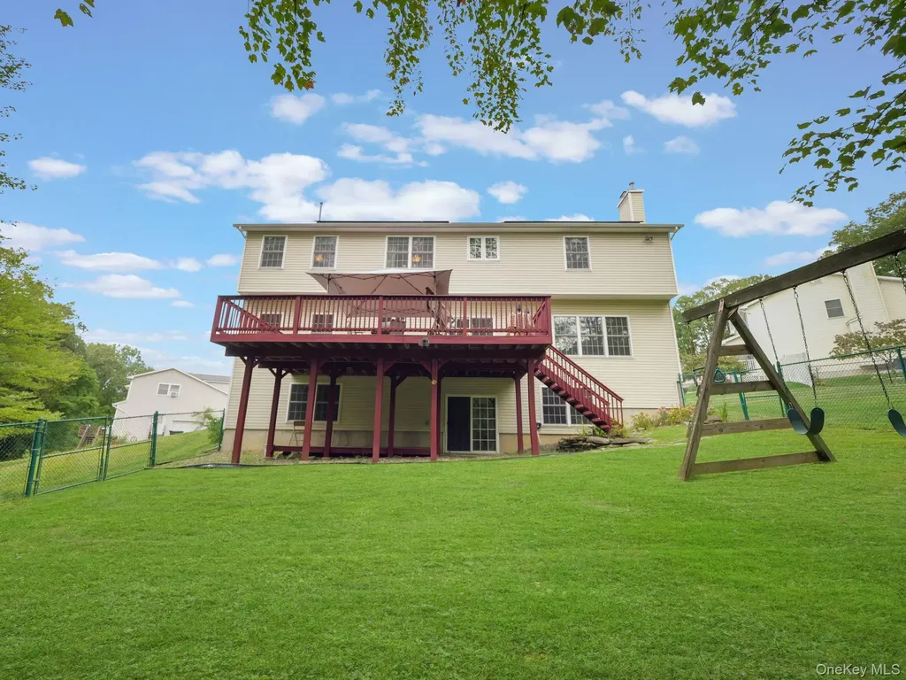 74 Red Maple Way New Windsor NY 12553