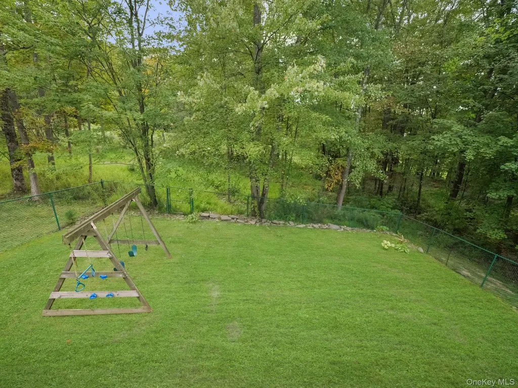 74 Red Maple Way New Windsor NY 12553