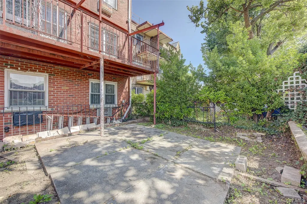 16216 65th Avenue Fresh Meadows NY 11365