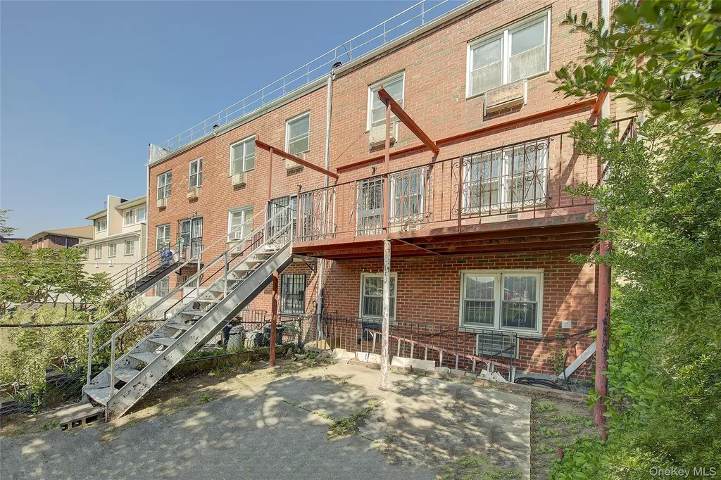 16216 65th Avenue Fresh Meadows NY 11365