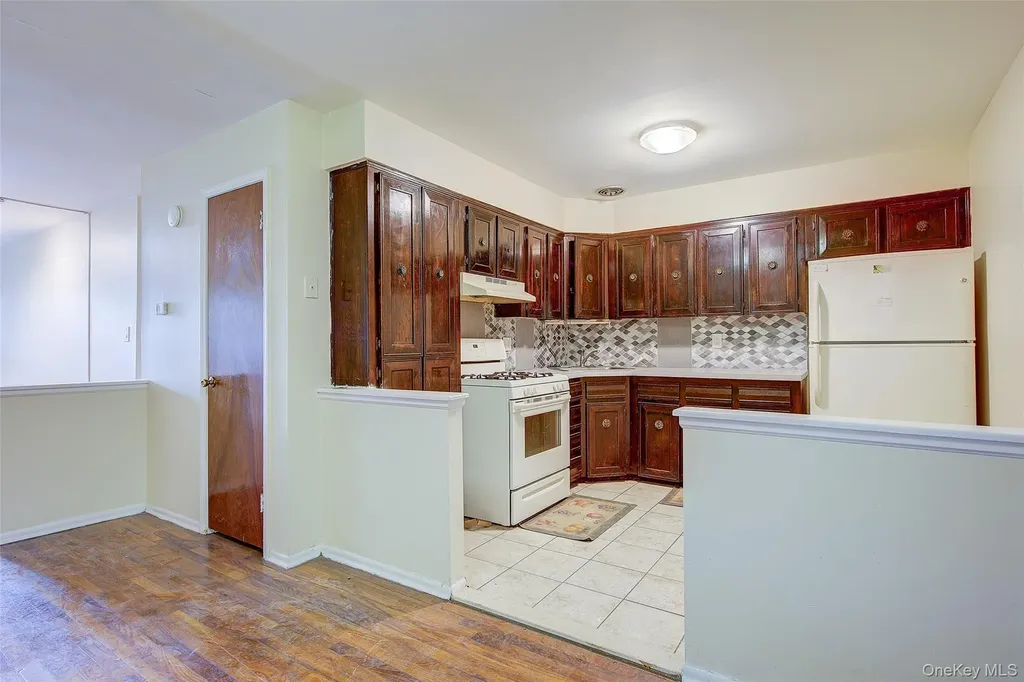 16216 65th Avenue Fresh Meadows NY 11365