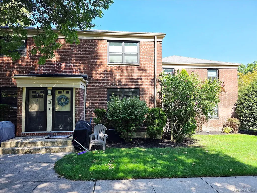 219-12 75th Avenue Bayside NY 11364