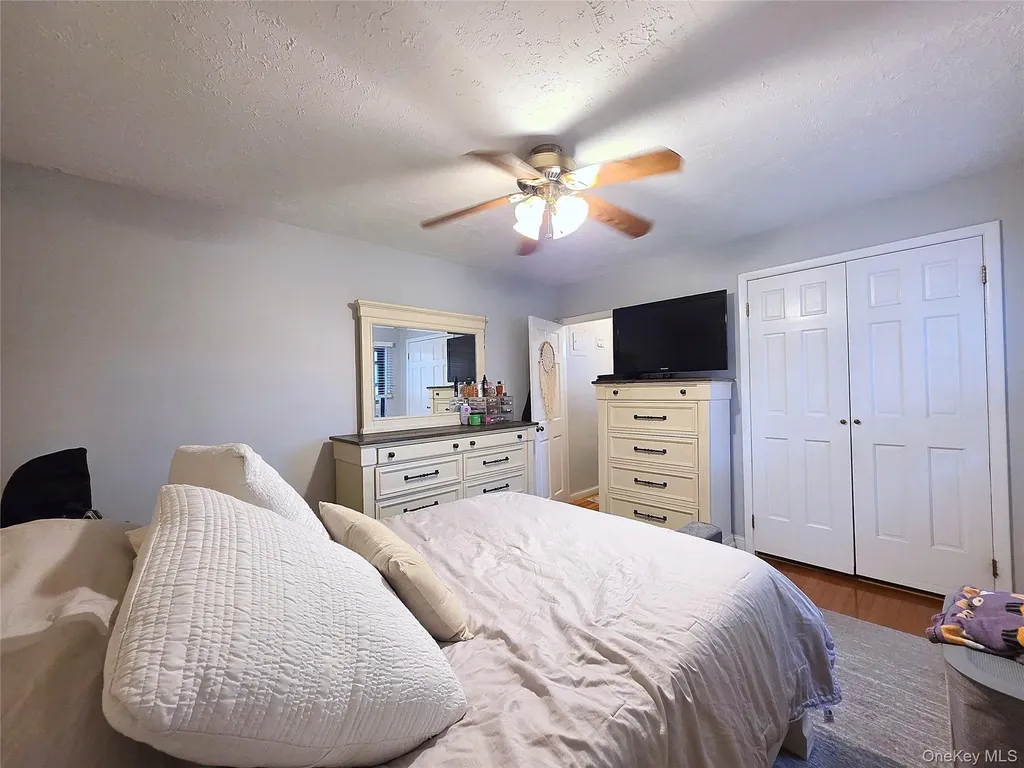 219-12 75th Avenue Bayside NY 11364