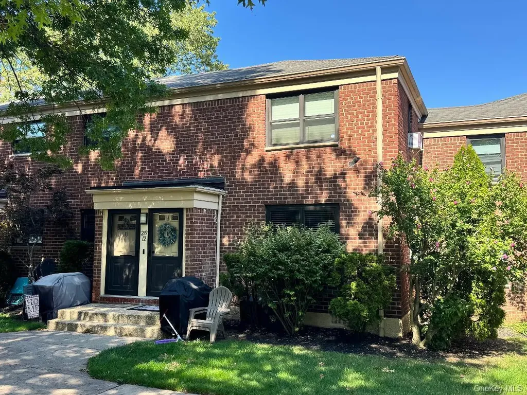 219-12 75th Avenue Bayside NY 11364