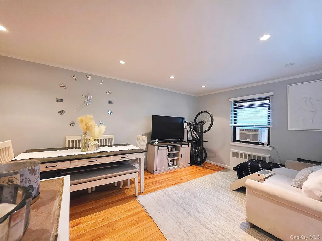 219-12 75th Avenue Bayside NY 11364