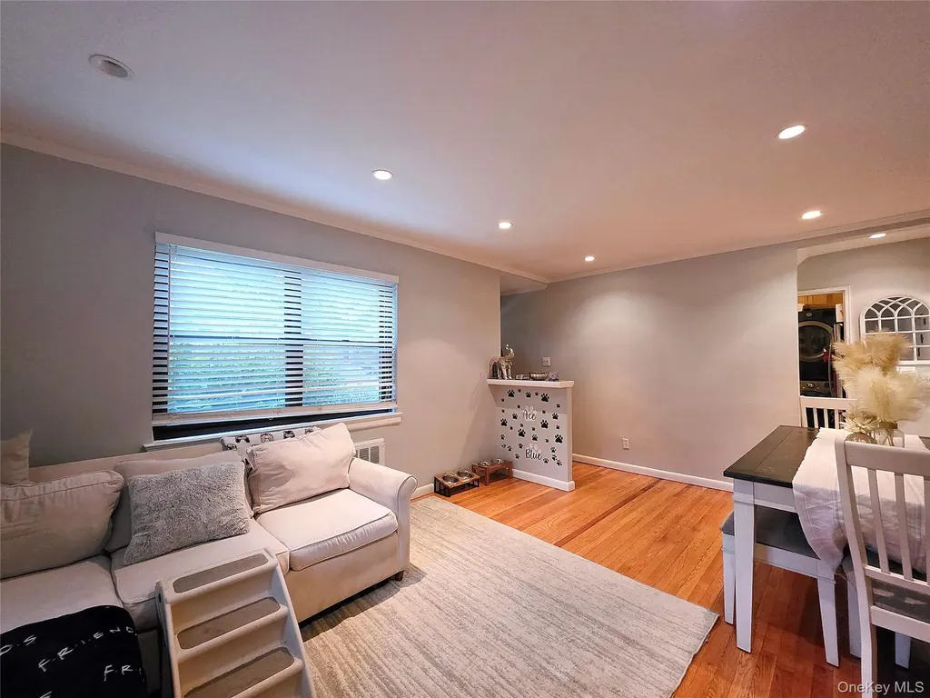 219-12 75th Avenue Bayside NY 11364