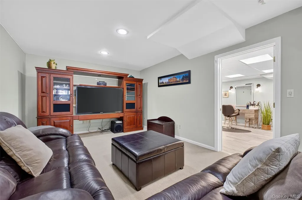 8 Cale Road Amawalk NY 10501