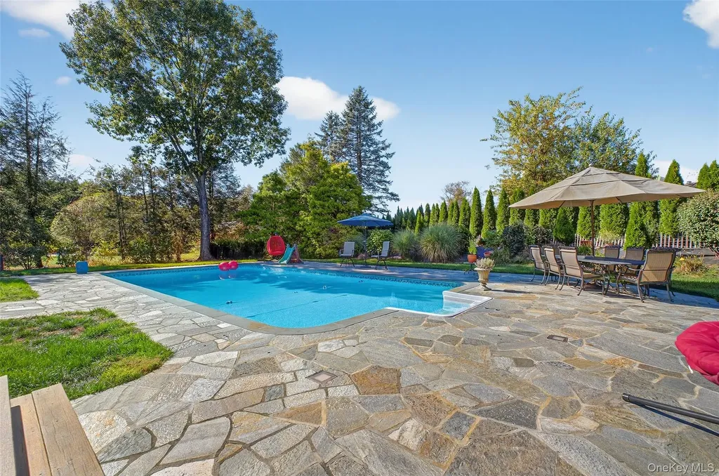 8 Cale Road Amawalk NY 10501