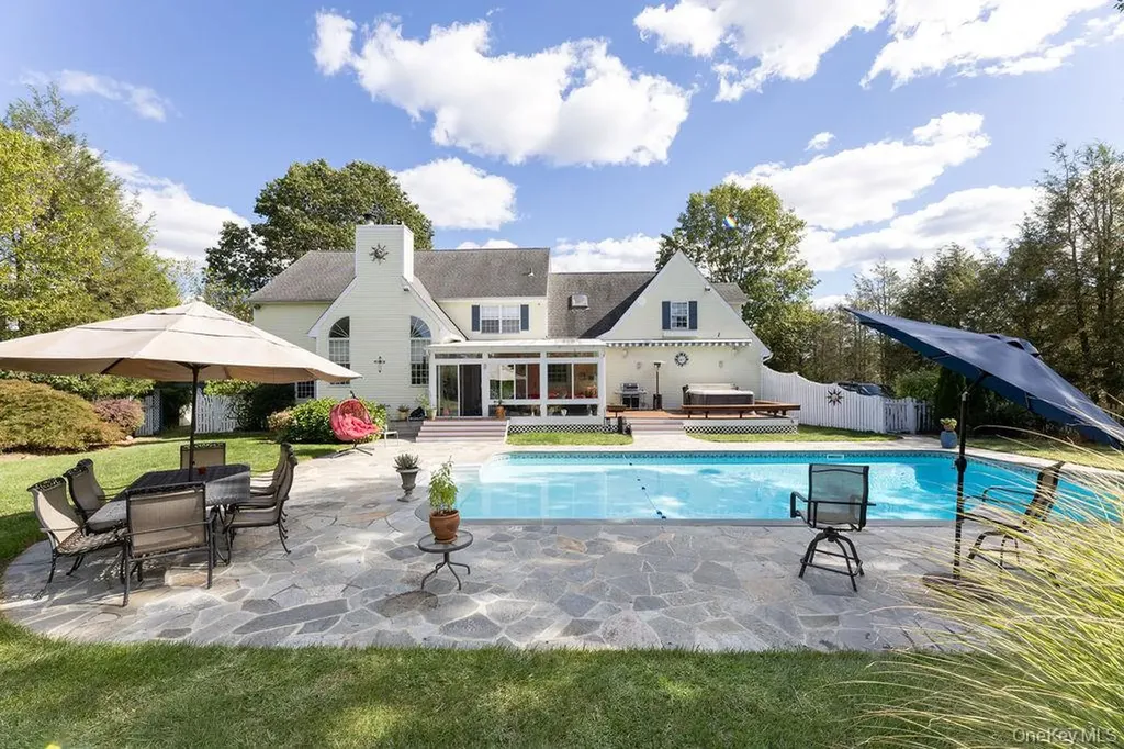 8 Cale Road Amawalk NY 10501