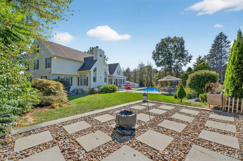 8 Cale Road Amawalk NY 10501