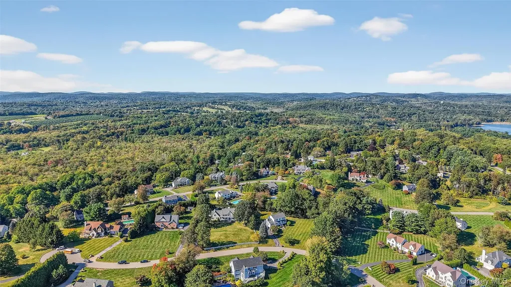 8 Cale Road Amawalk NY 10501