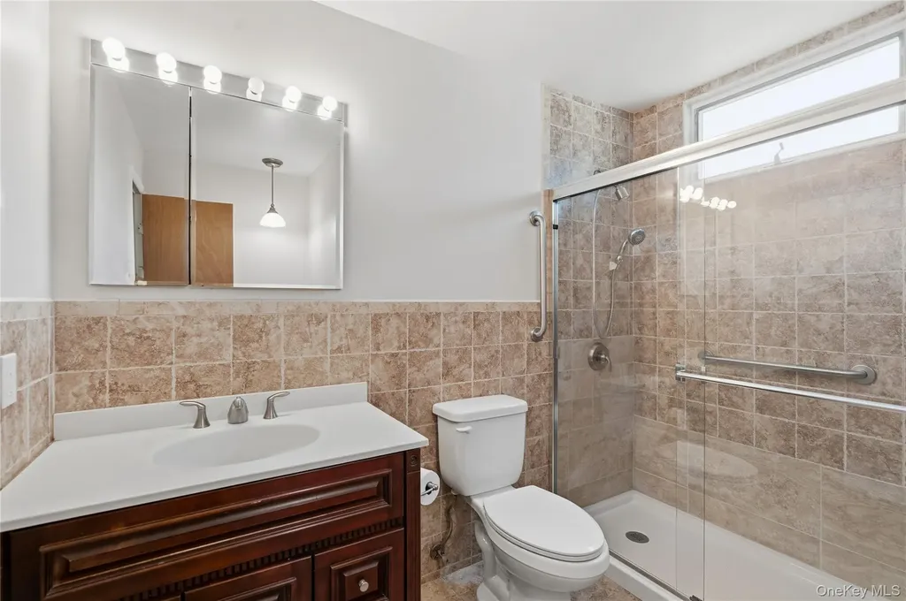 562 Alwick Avenue West Islip NY 11795