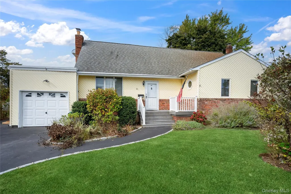 562 Alwick Avenue West Islip NY 11795