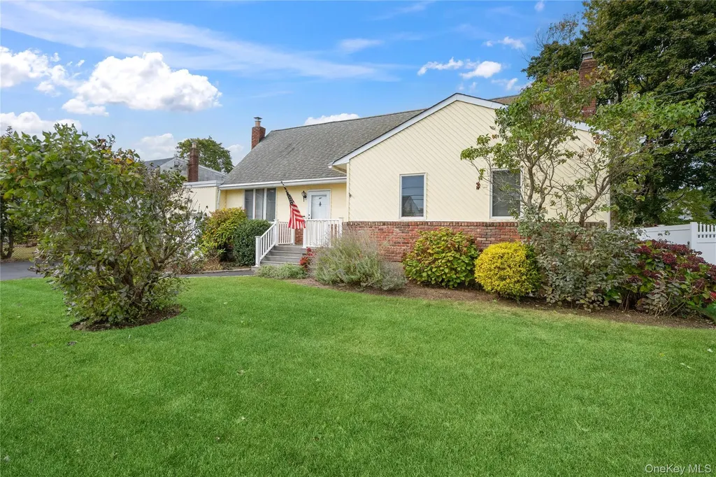 562 Alwick Avenue West Islip NY 11795