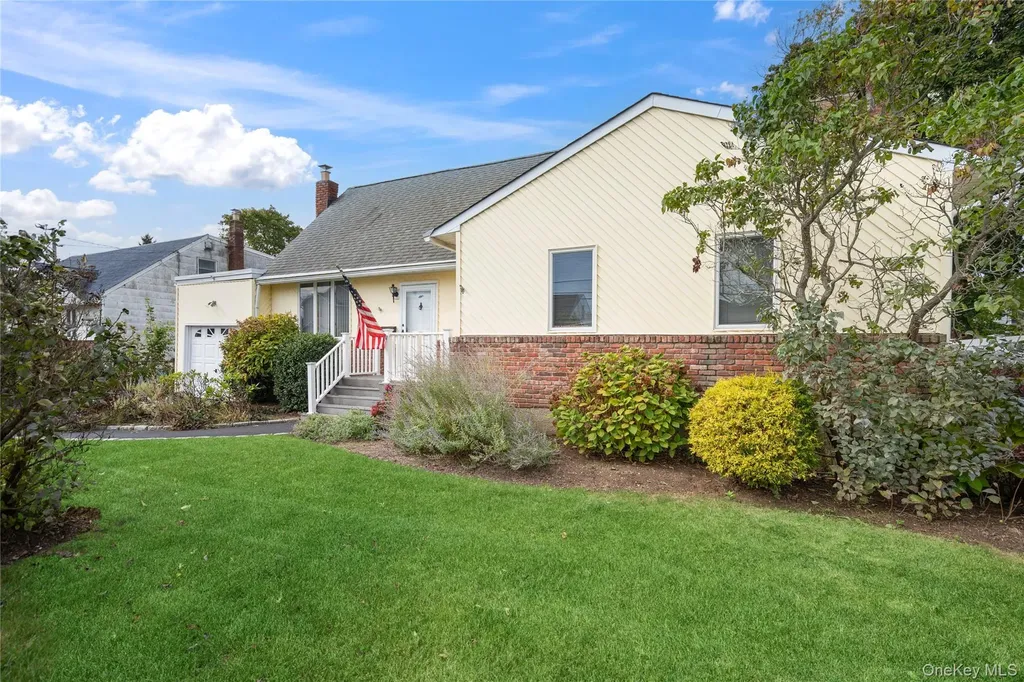 562 Alwick Avenue West Islip NY 11795
