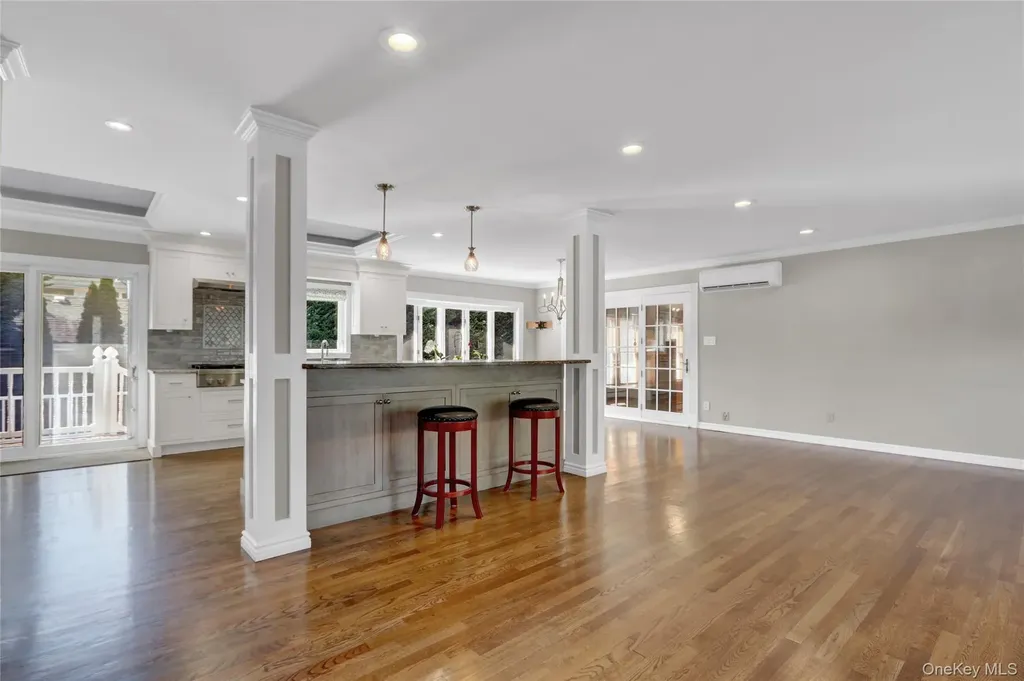 75 Unqua Road Massapequa NY 11758