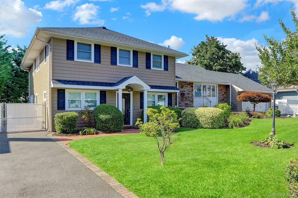 75 Unqua Road Massapequa NY 11758