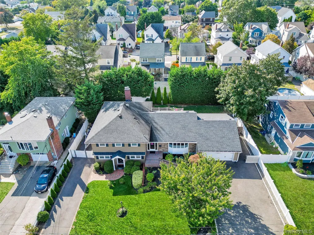 75 Unqua Road Massapequa NY 11758