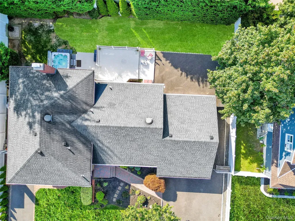 75 Unqua Road Massapequa NY 11758