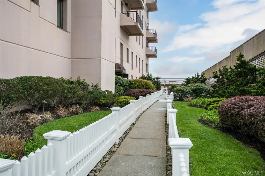100 W Broadway Long Beach NY 11561