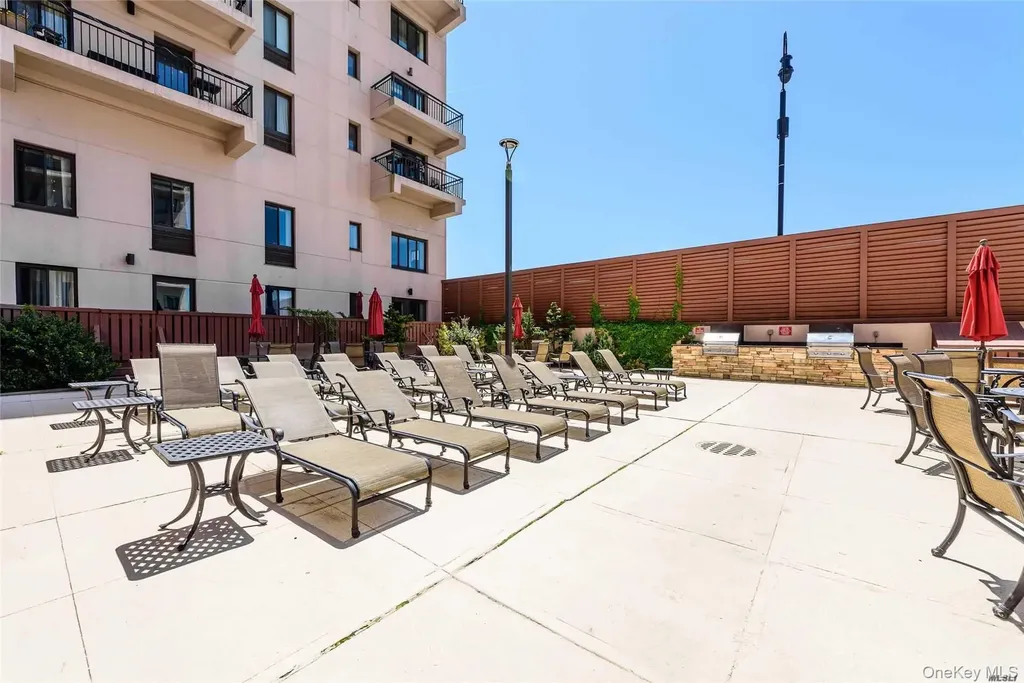 100 W Broadway Long Beach NY 11561