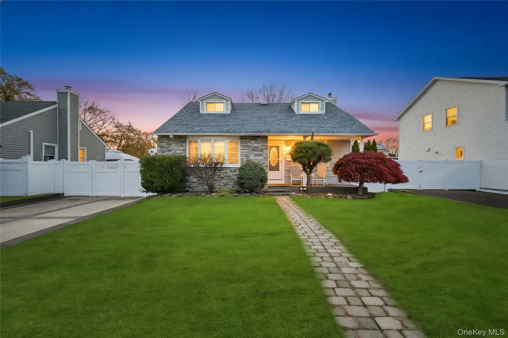 22 Herman Avenue North Babylon NY 11703