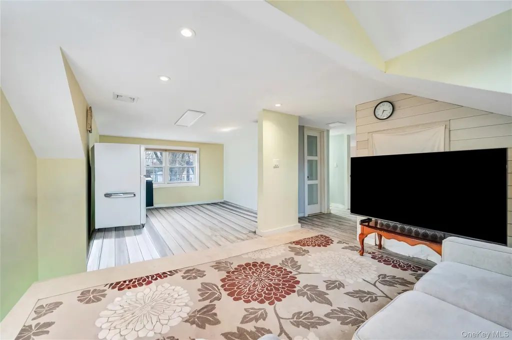 22 Herman Avenue North Babylon NY 11703