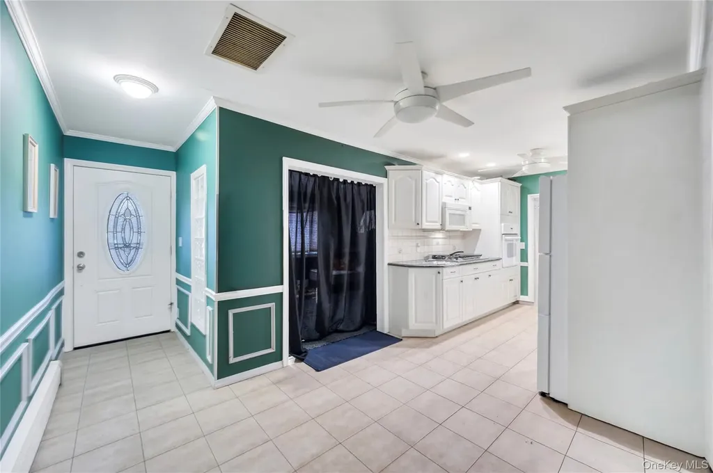 22 Herman Avenue North Babylon NY 11703