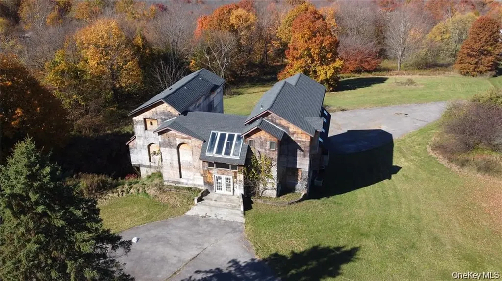 1 Peters Place Wallkill NY 12589