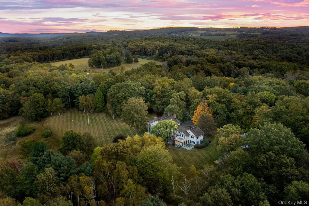 406 Shunpike Millbrook NY 12545