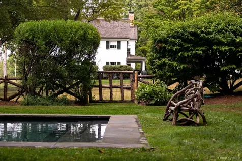 406 Shunpike Millbrook NY 12545