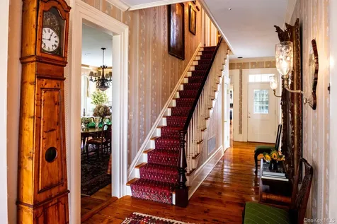 406 Shunpike Millbrook NY 12545
