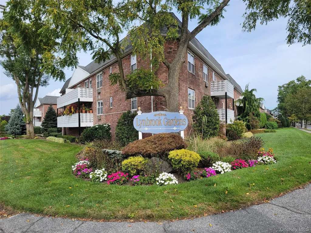 2 Fowler Avenue Lynbrook NY 11563