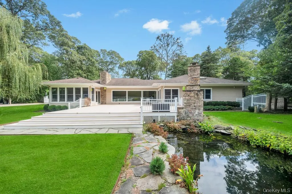 109 Oakside Drive Smithtown NY 11787