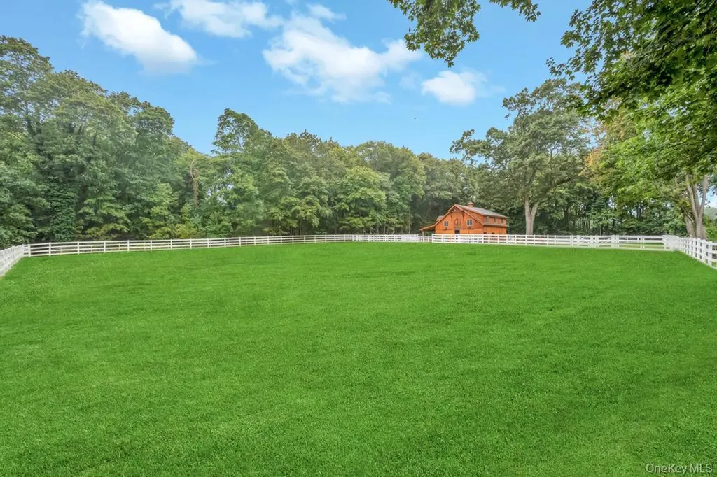109 Oakside Drive Smithtown NY 11787