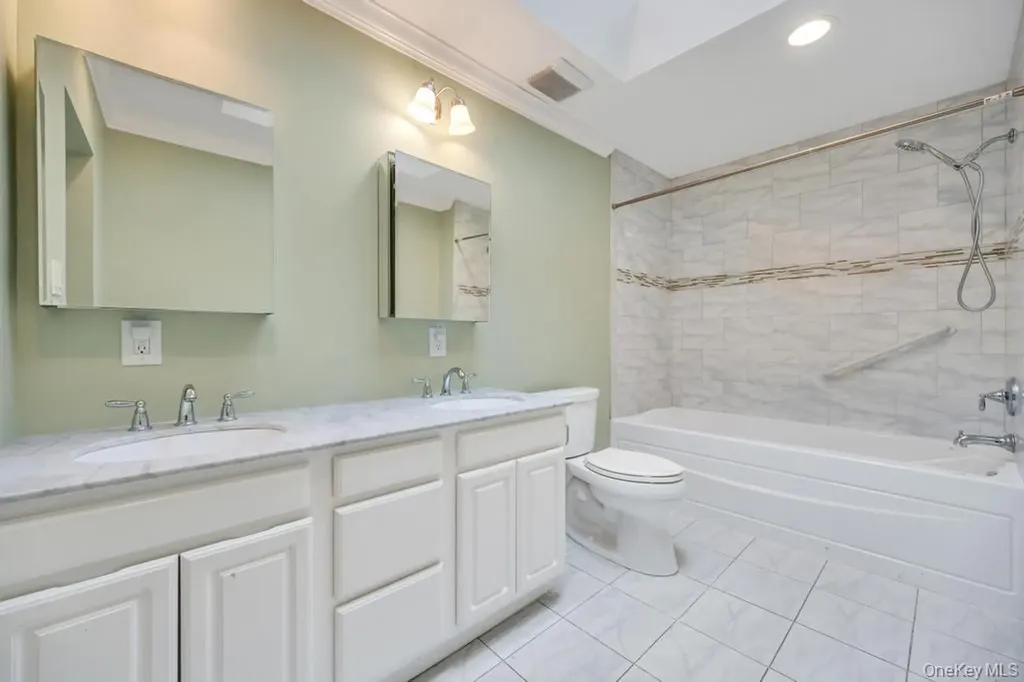 109 Oakside Drive Smithtown NY 11787