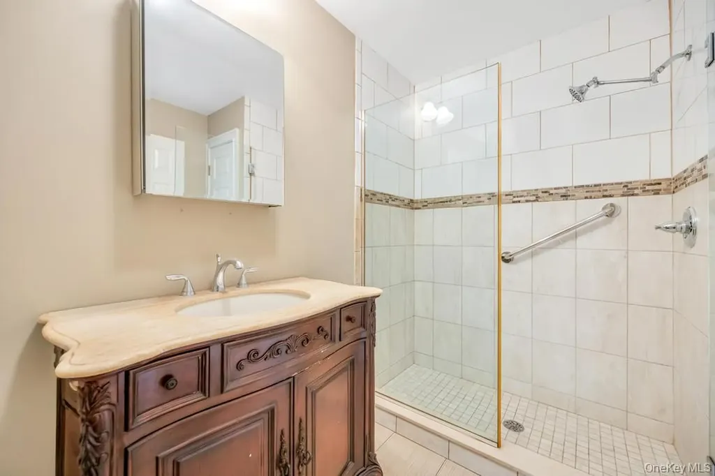 109 Oakside Drive Smithtown NY 11787