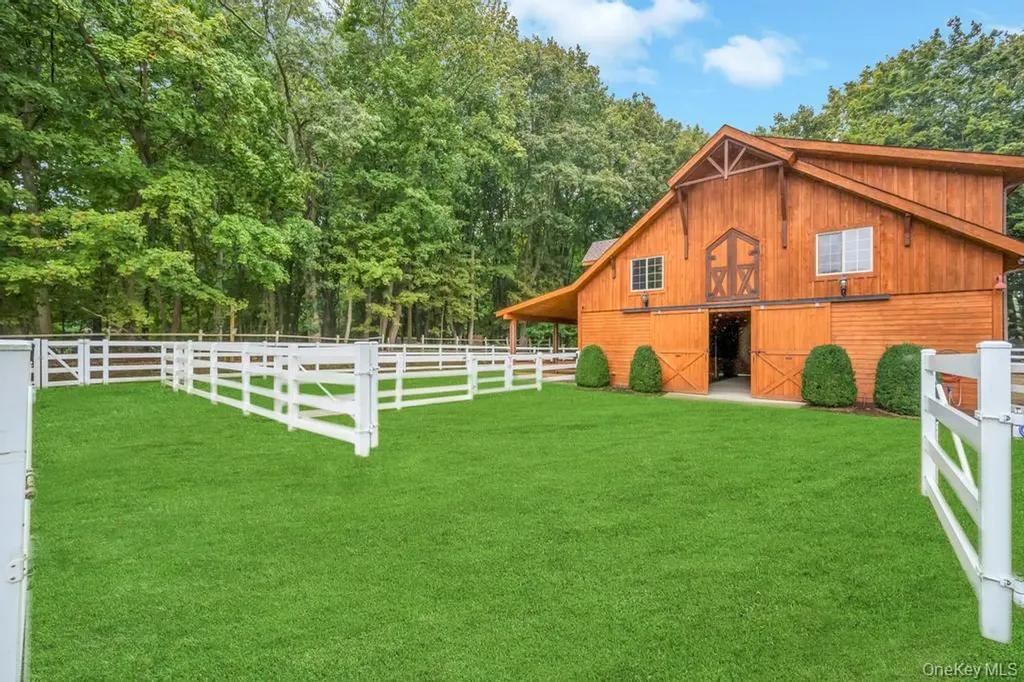 109 Oakside Drive Smithtown NY 11787