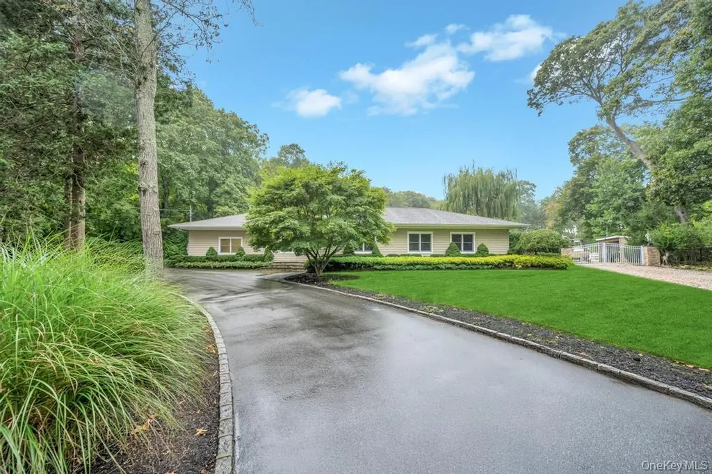 109 Oakside Drive Smithtown NY 11787