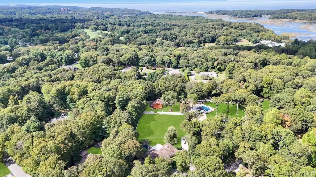 109 Oakside Drive Smithtown NY 11787