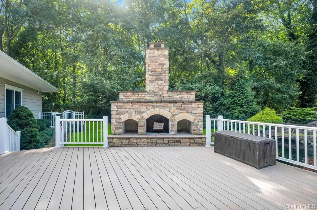 109 Oakside Drive Smithtown NY 11787
