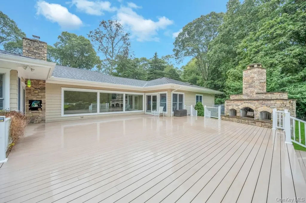 109 Oakside Drive Smithtown NY 11787