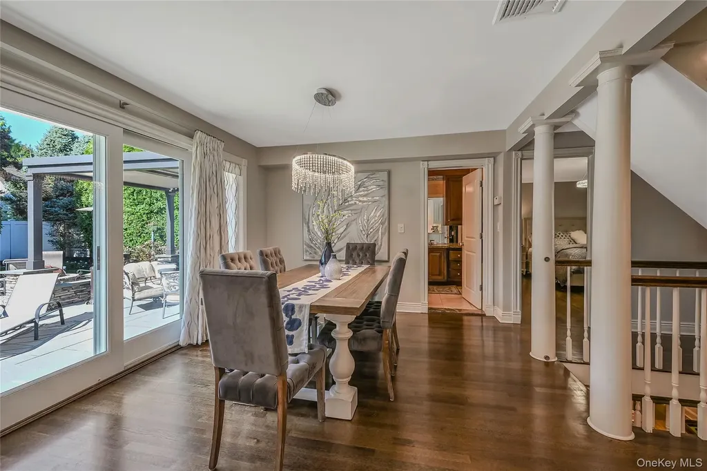 8 Harmony Court Syosset NY 11791
