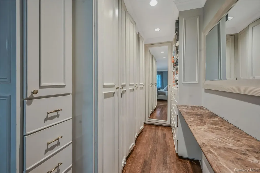 8 Harmony Court Syosset NY 11791