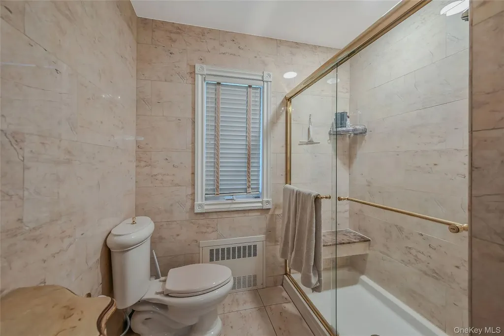8 Harmony Court Syosset NY 11791