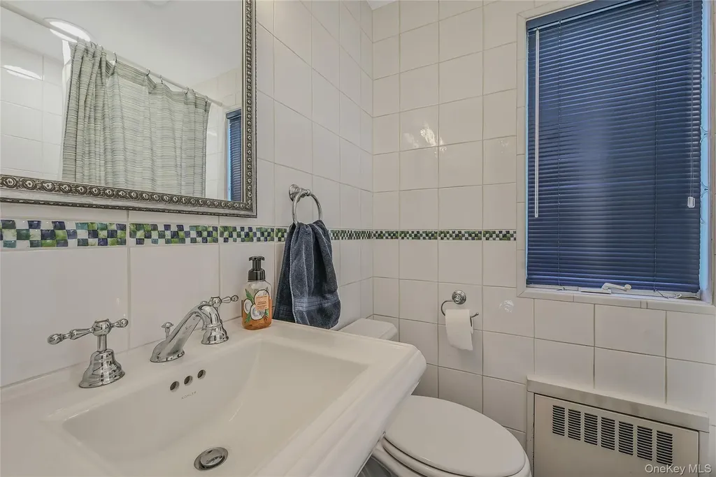 8 Harmony Court Syosset NY 11791